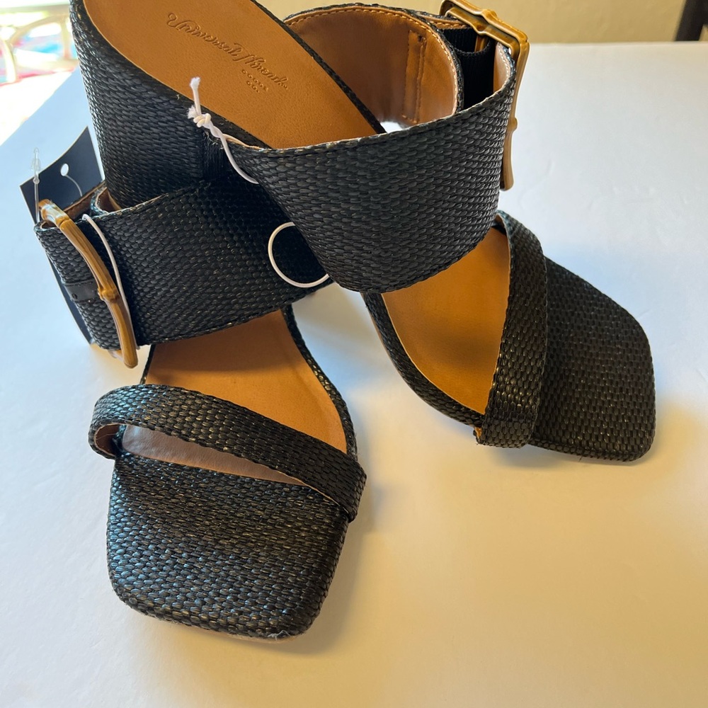 BLACK SANDALS SIZE 7 1/2 NWT WOVEN MATERIAL WITH WOOD LIKE BUCKLES